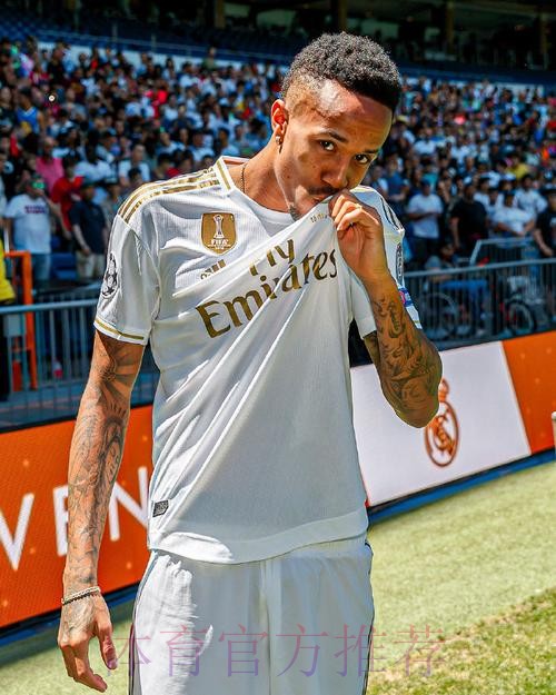 米利唐恢复合练 拉莫斯本泽马回球场进行有球训练